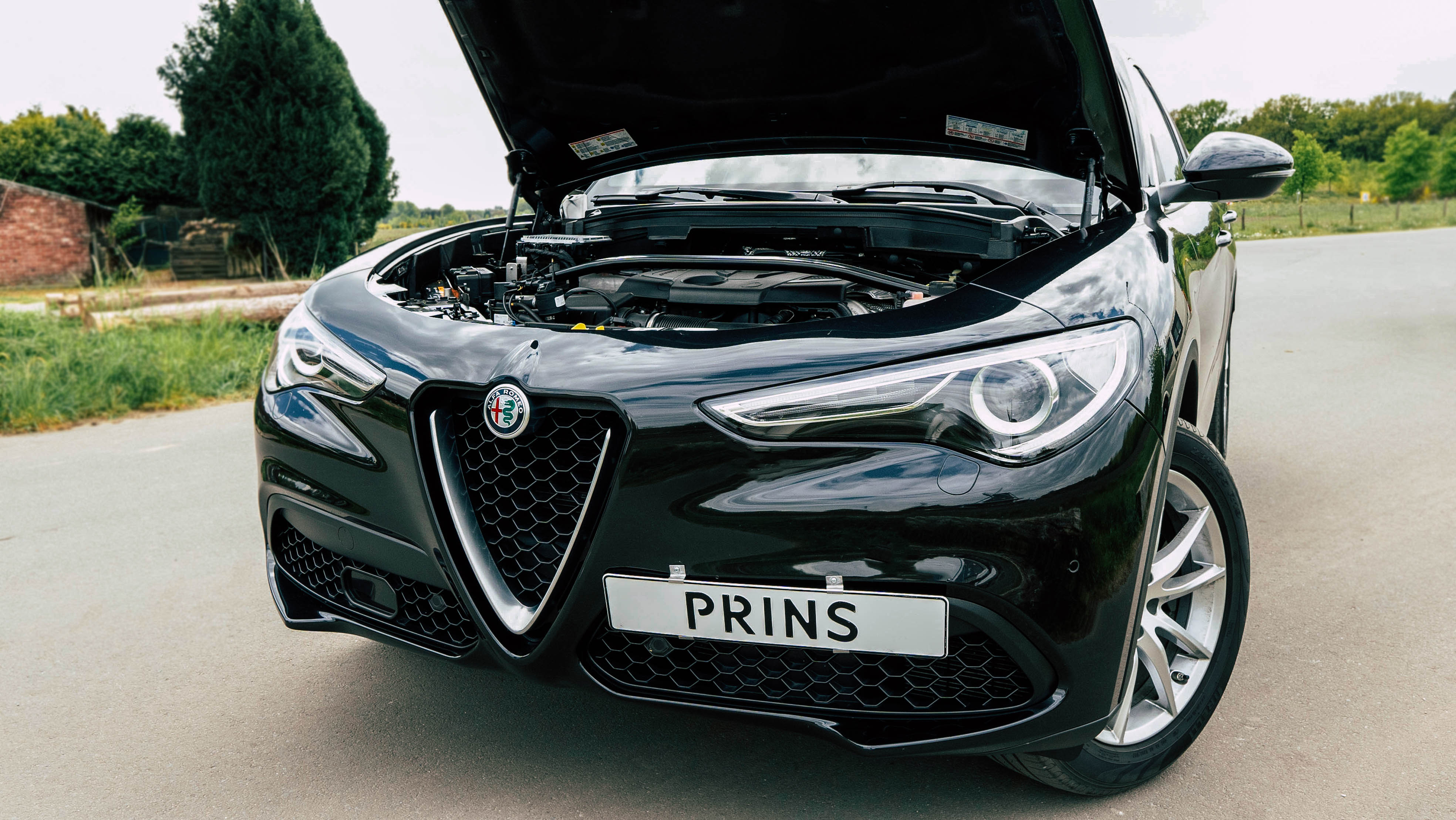 Alfa Stelvio - engine compartment
